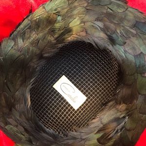 Circa 70’s ladies all feather brim hat. Fits most.